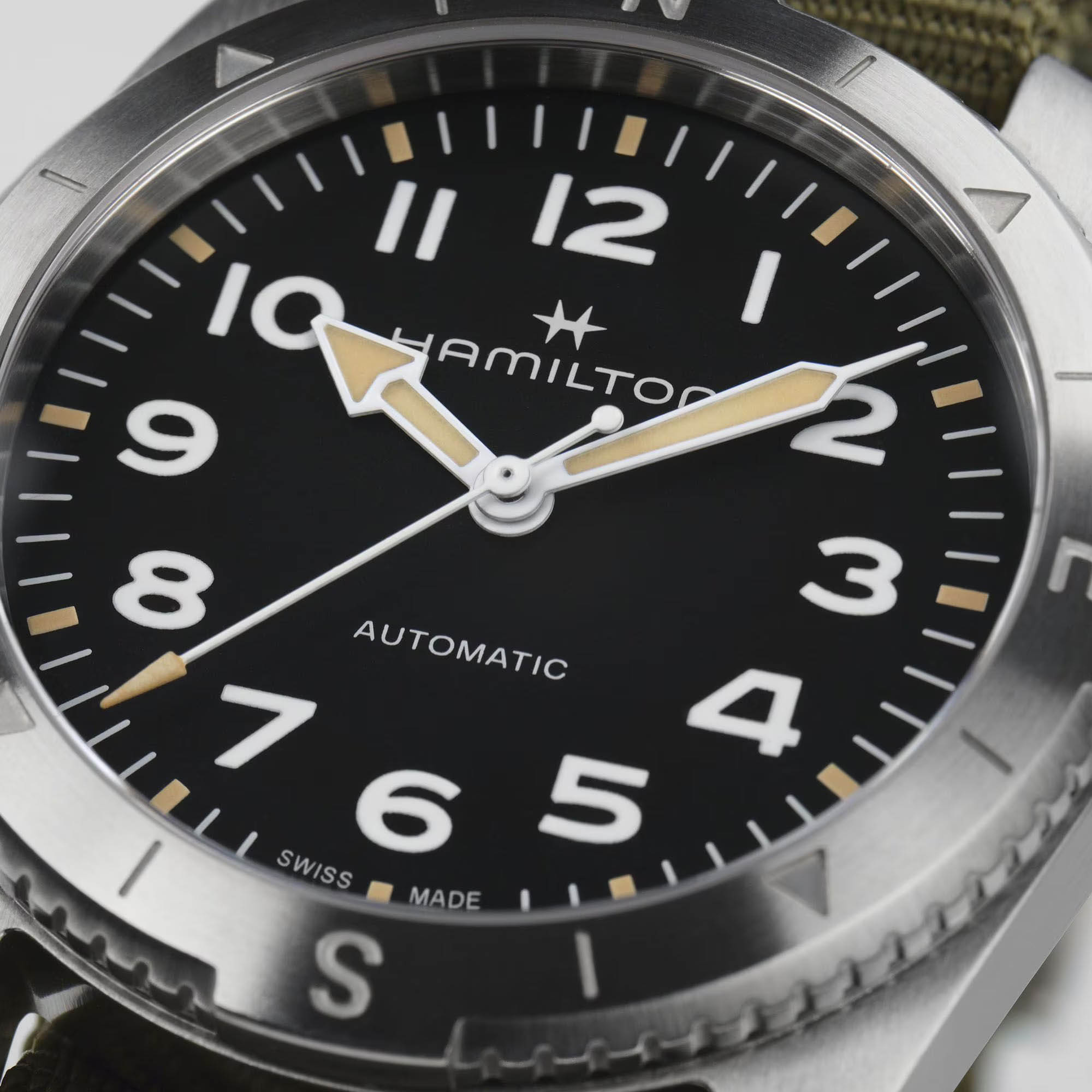 Наручные часы Hamilton Khaki Field H70225931