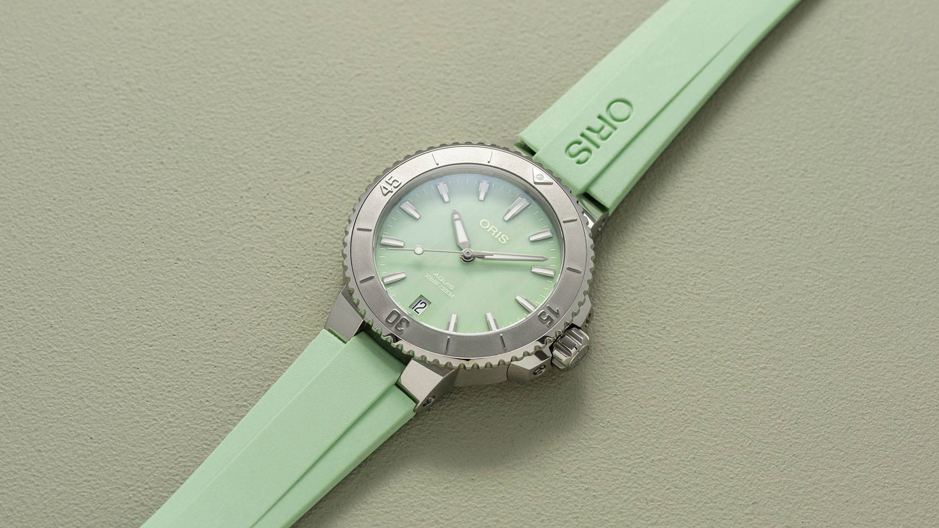 Наручные часы Oris Aquis 73377704157