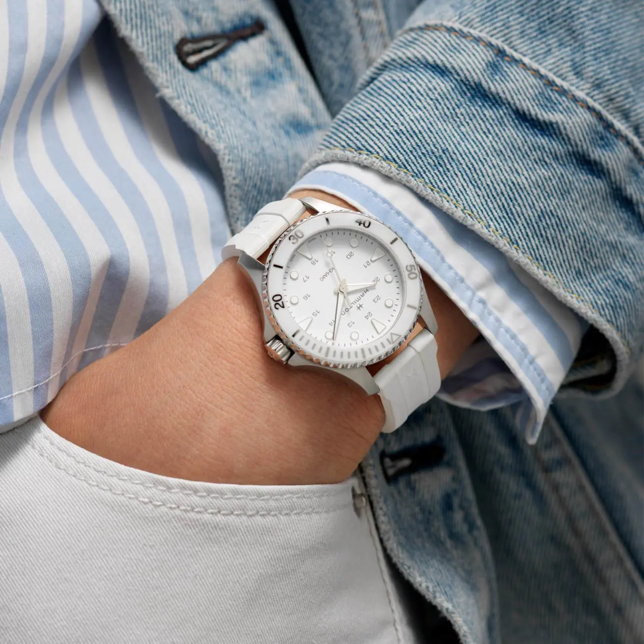 Наручные часы Hamilton Khaki Navy H82221310