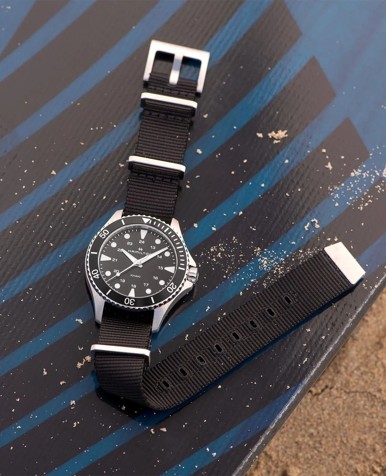 Наручные часы Hamilton Khaki Navy H82201931