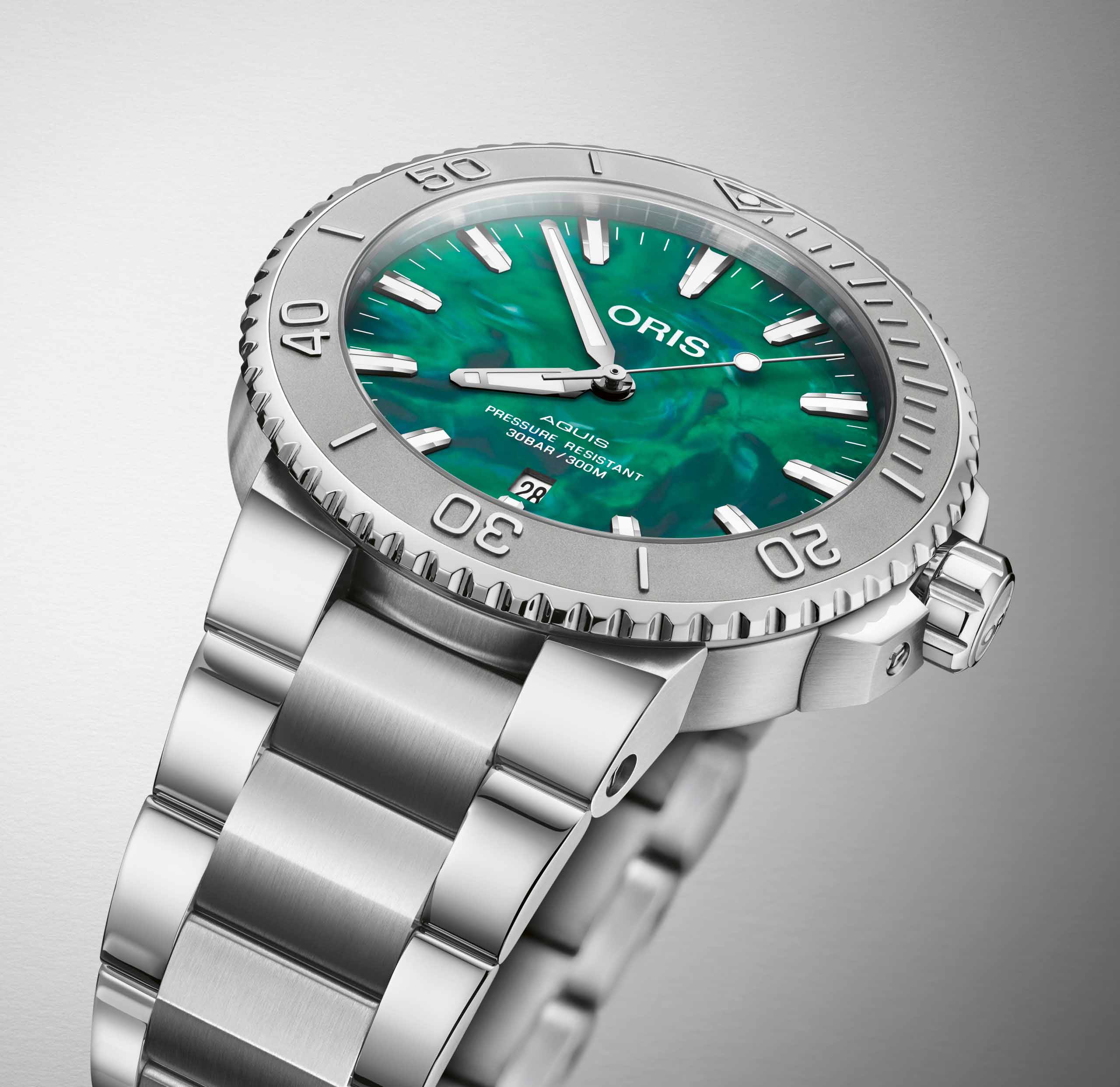 Наручные часы Oris Aquis 73377304137