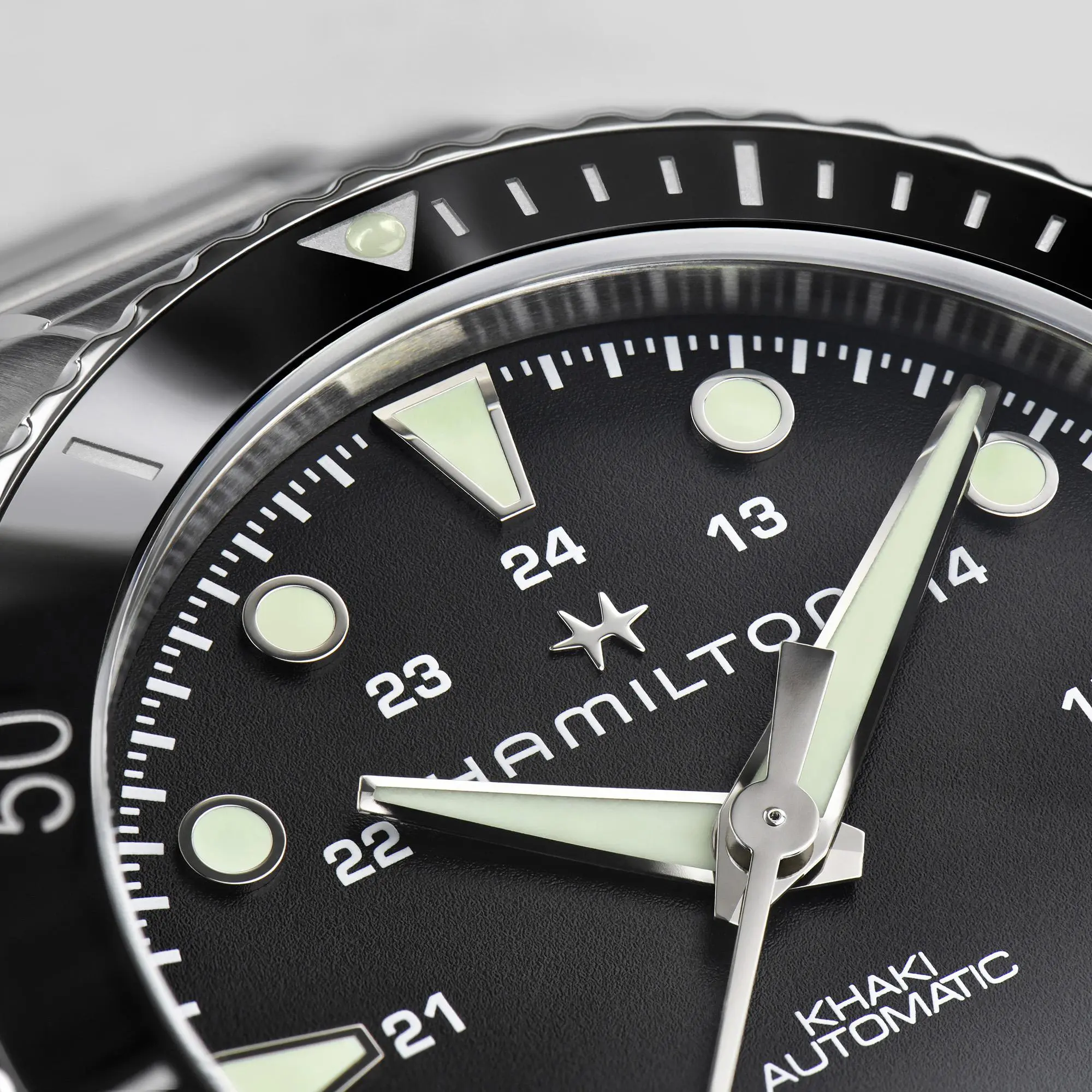 Наручные часы Hamilton Khaki Navy H82515130
