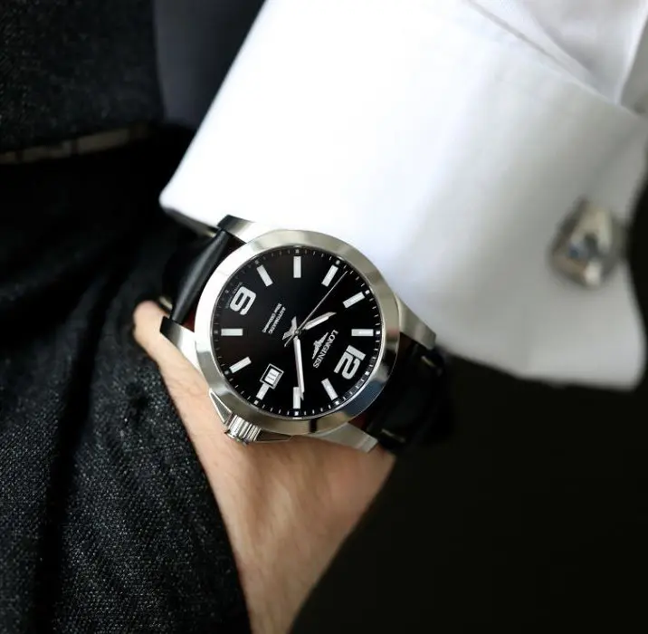 Наручные часы Longines Conquest L37774583