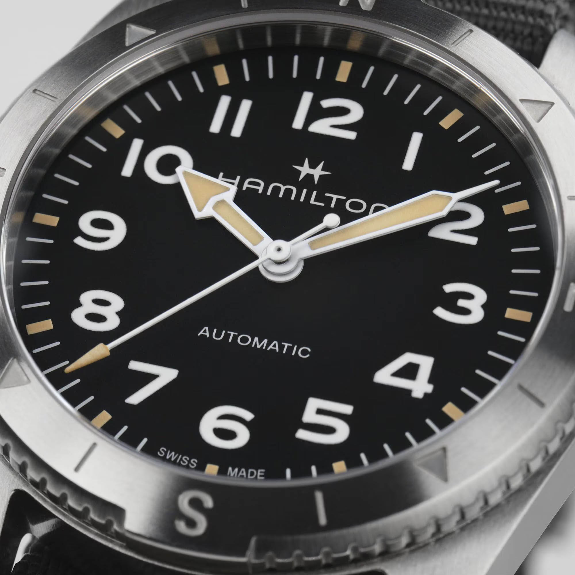 Наручные часы Hamilton Khaki Field H70225930