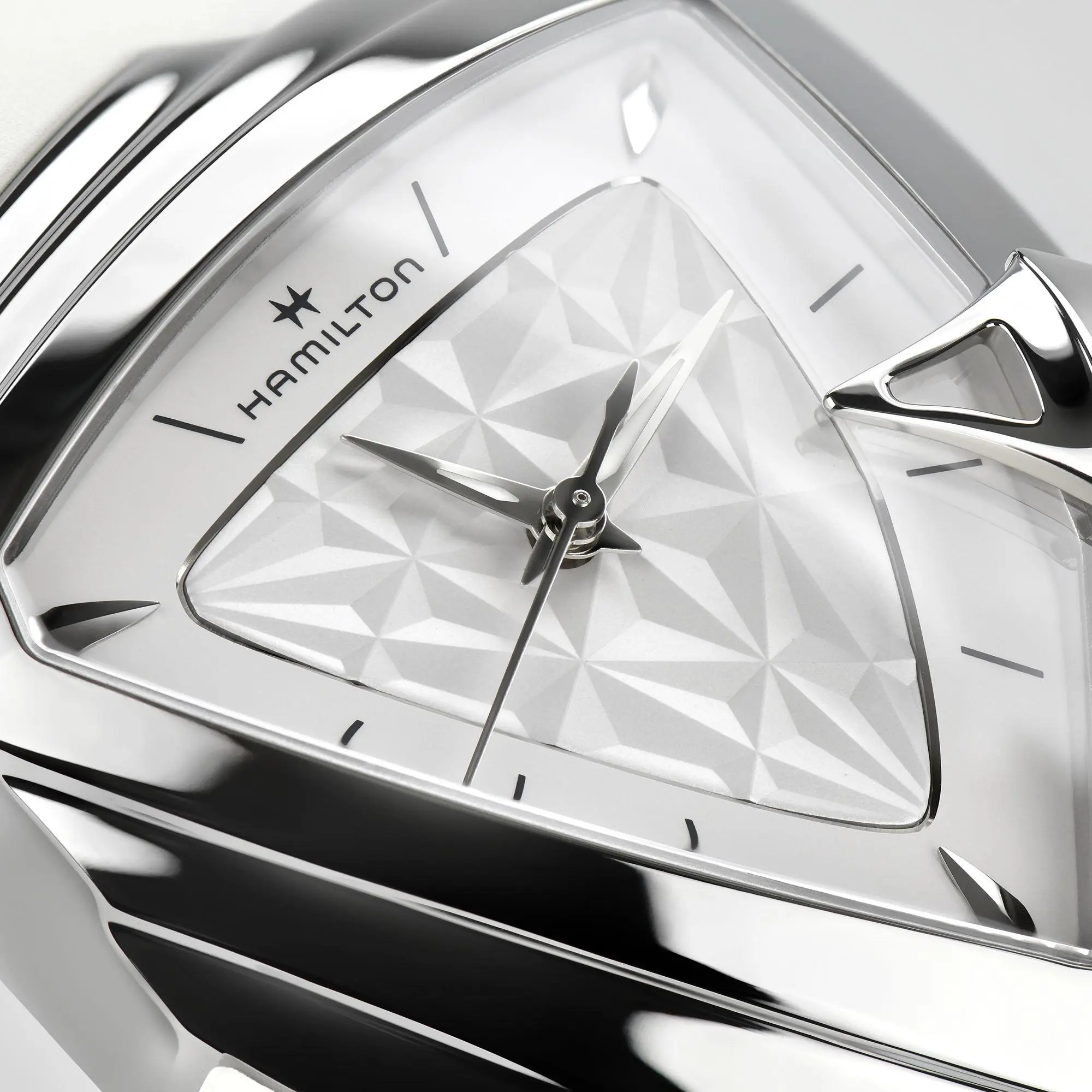 Наручные часы Hamilton Ventura H24251310