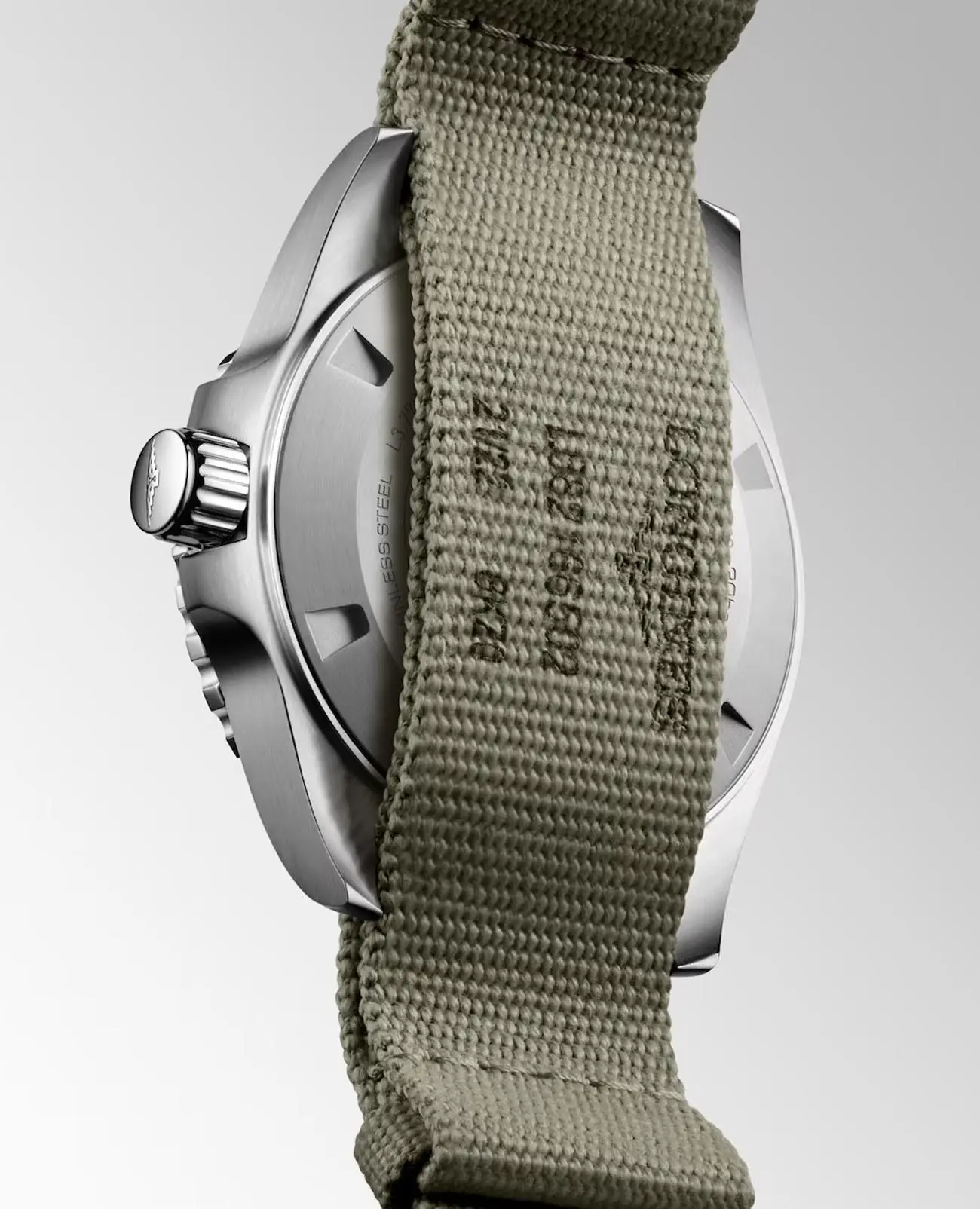 Наручные часы Longines HydroConquest L37904062