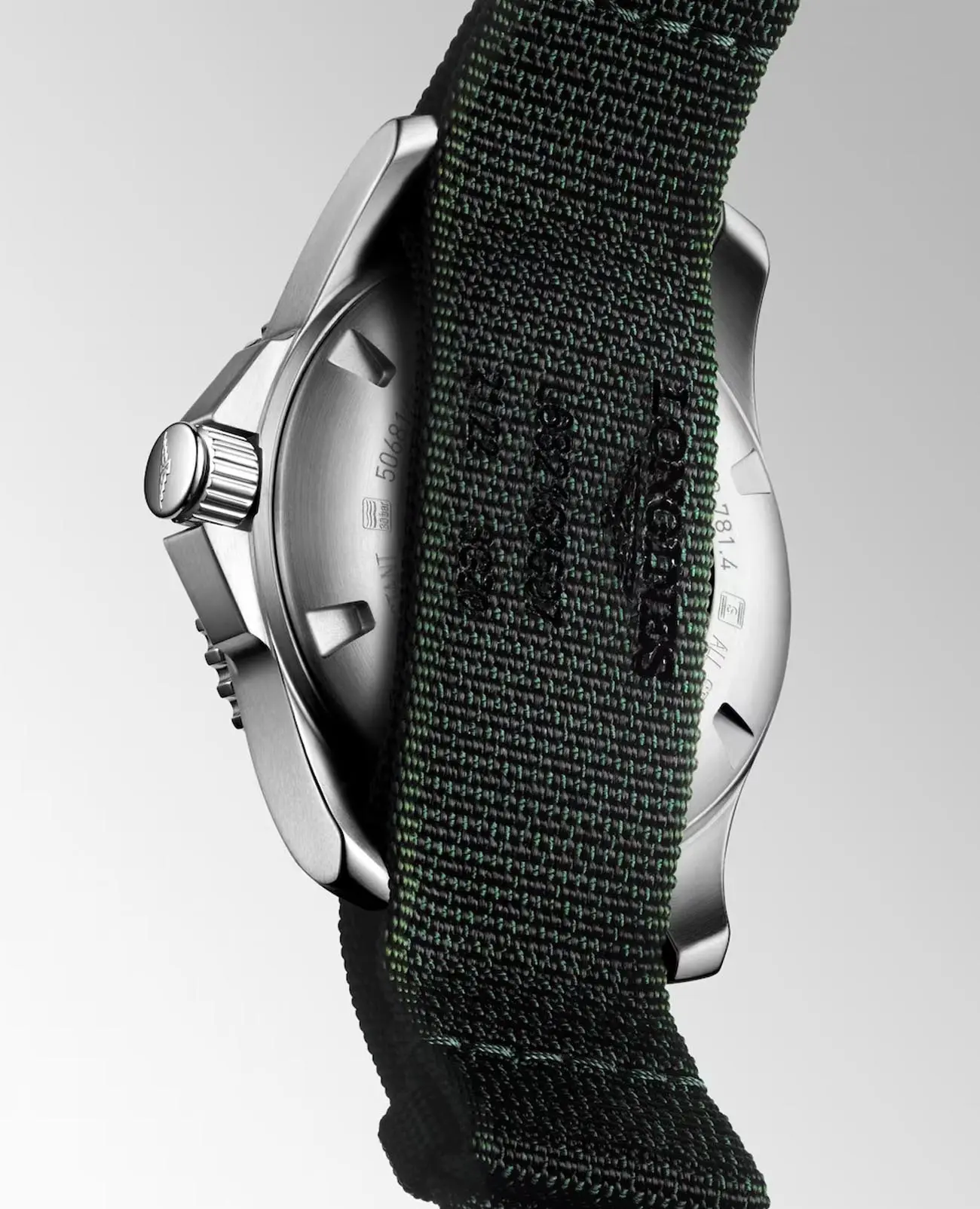 Наручные часы Longines HydroConquest L37814052