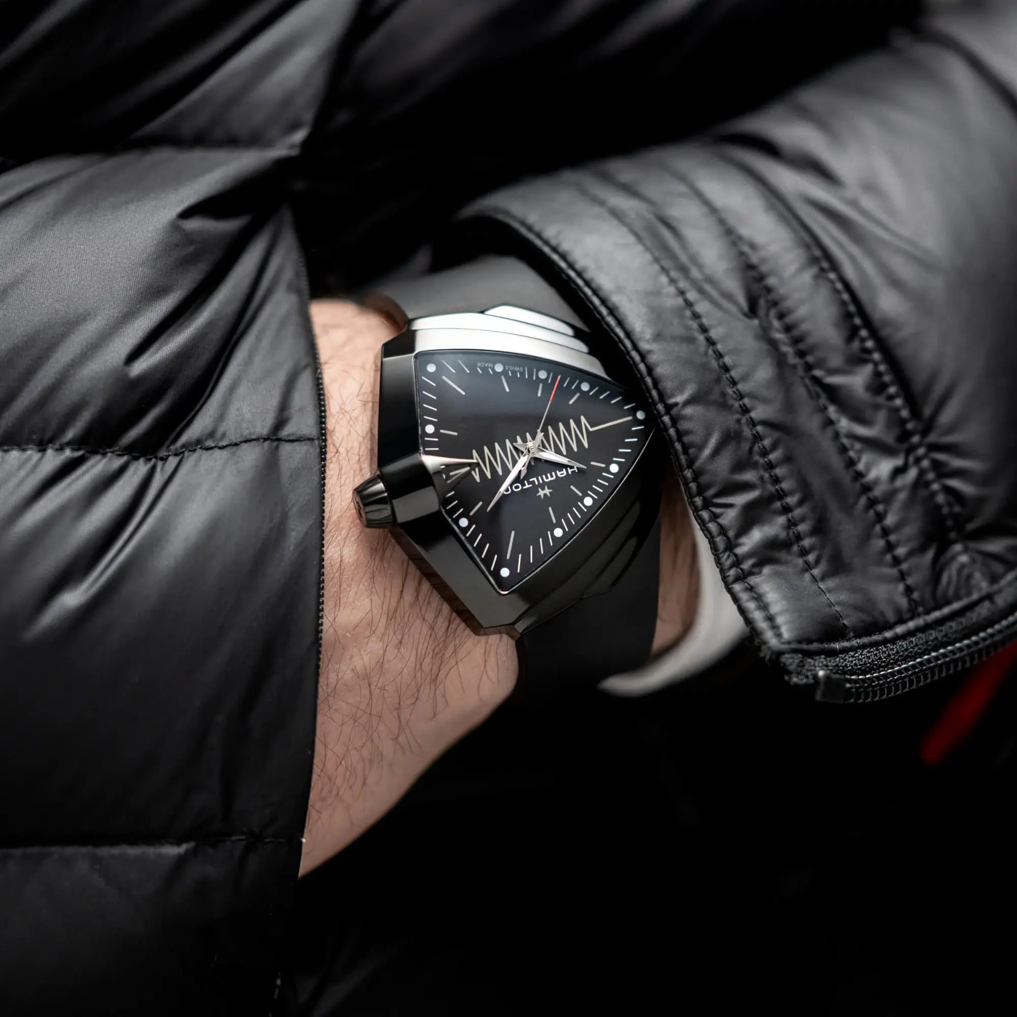 Наручные часы Hamilton Ventura H24604330